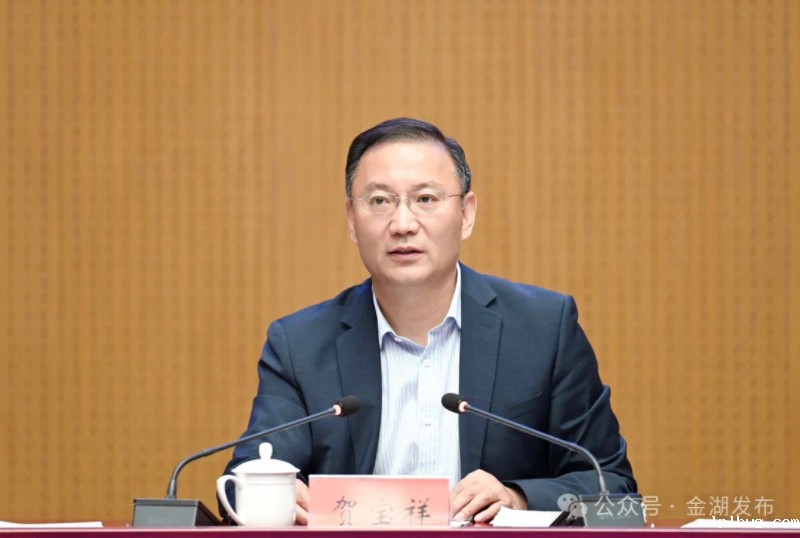 贺书记召开县委常委会.jpg